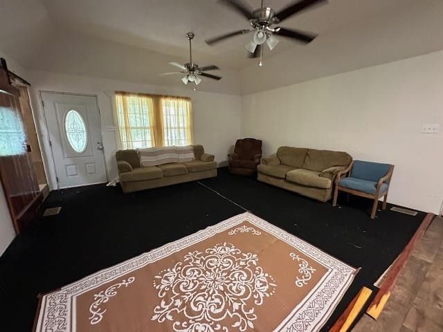 540 Rolling Oak Dr, Big Sandy, TN 38221