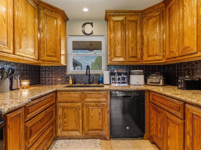 319 County Road 912a, Brazoria, TX 77422