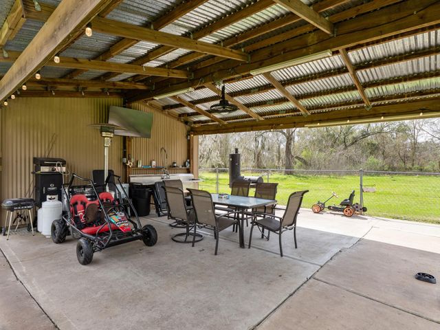319 County Road 912a, Brazoria, TX 77422