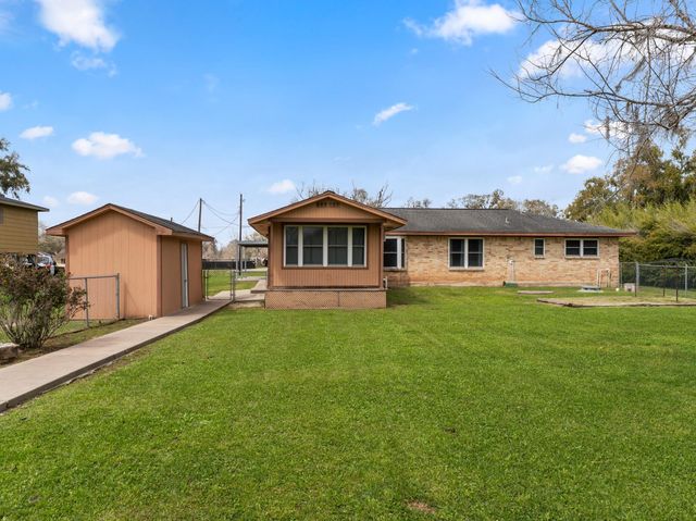 319 County Road 912a, Brazoria, TX 77422