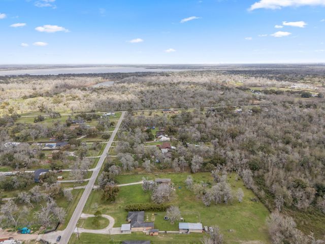 319 County Road 912a, Brazoria, TX 77422