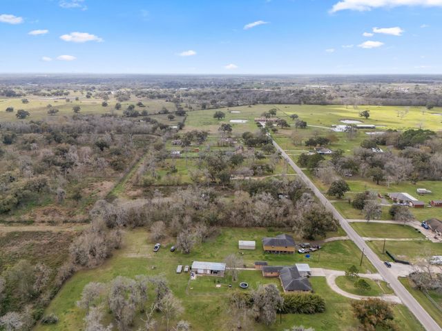 319 County Road 912a, Brazoria, TX 77422