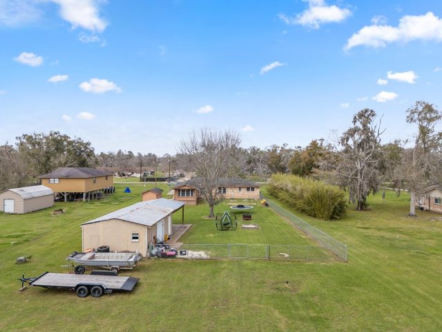 319 County Road 912a, Brazoria, TX 77422