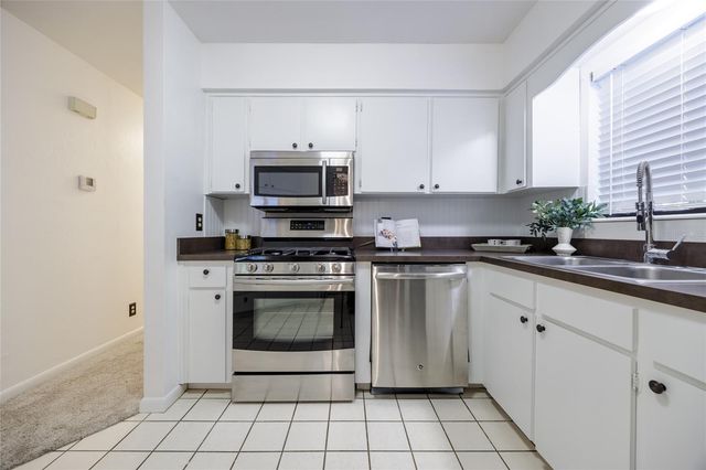 8476 NW 37TH DRIVE, Gainesville, FL 32653