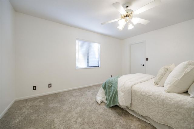 8476 NW 37TH DRIVE, Gainesville, FL 32653