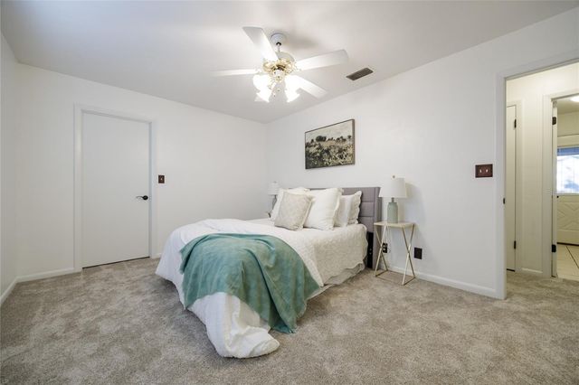 8476 NW 37TH DRIVE, Gainesville, FL 32653