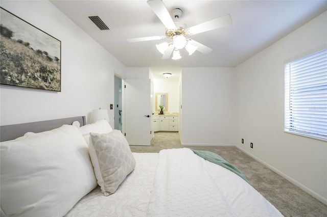 8476 NW 37TH DRIVE, Gainesville, FL 32653