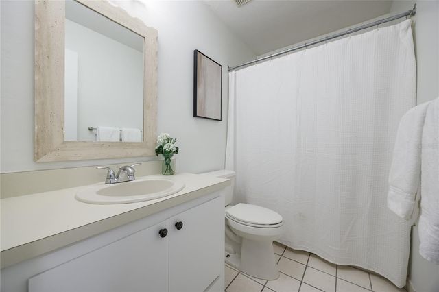 8476 NW 37TH DRIVE, Gainesville, FL 32653