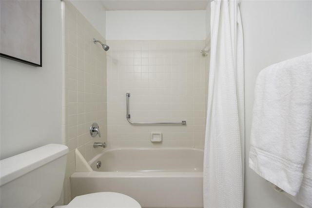 8476 NW 37TH DRIVE, Gainesville, FL 32653