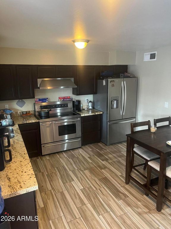 8226 W MONTECITO Avenue, Phoenix, AZ 85033 — photo 5