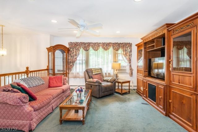 325 Conklintown rd, Ringwood Boro, NJ 07456