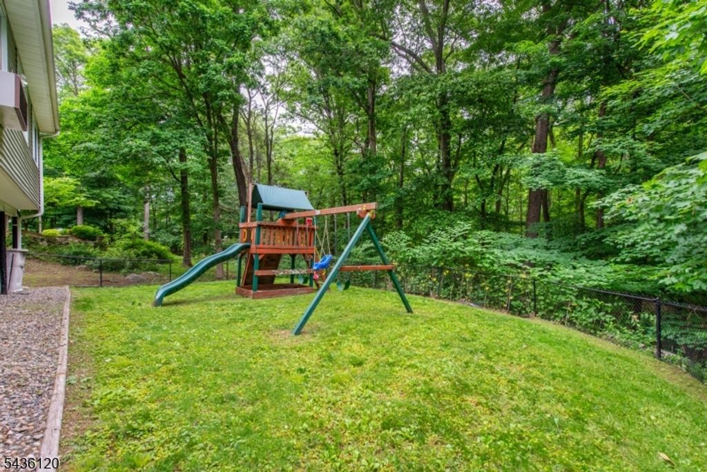 325 Conklintown rd, Ringwood Boro, NJ 07456 — photo 3