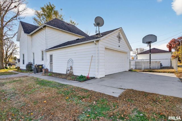 919 9TH Avenue, Fulton, IL 61252