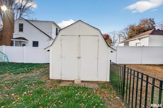 919 9TH Avenue, Fulton, IL 61252