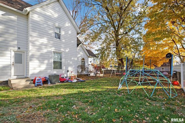 919 9TH Avenue, Fulton, IL 61252