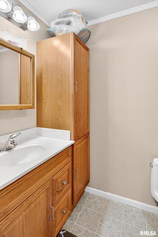 919 9TH Avenue, Fulton, IL 61252