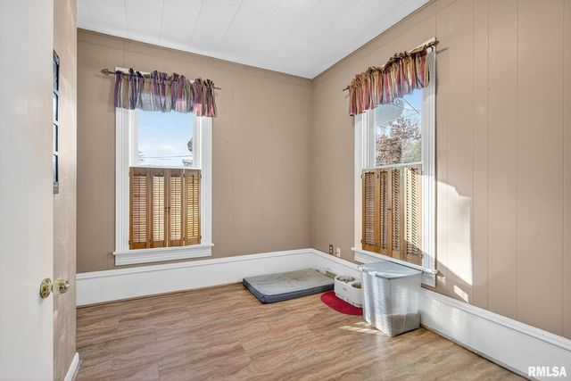 919 9TH Avenue, Fulton, IL 61252