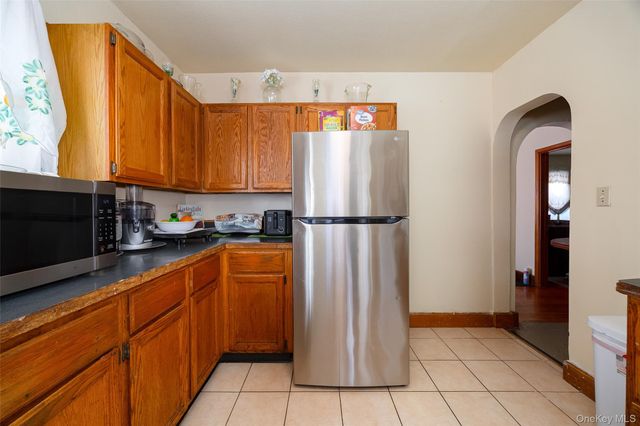 6 Poplar Street, Poughkeepsie, NY 12601