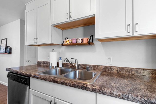 831 SUNNY LANE, Green Bay, WI 54304