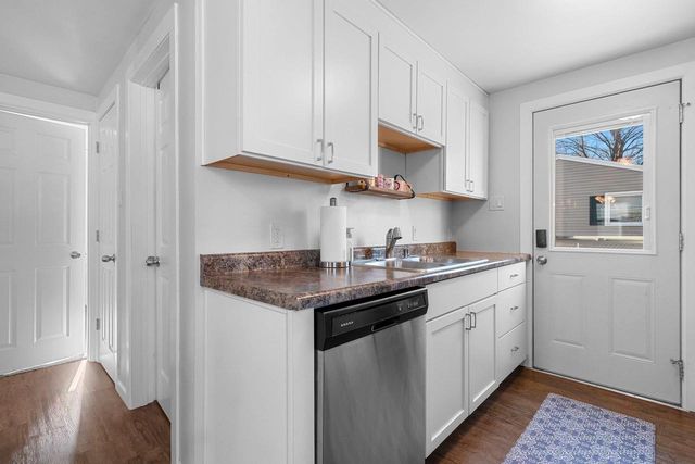 831 SUNNY LANE, Green Bay, WI 54304