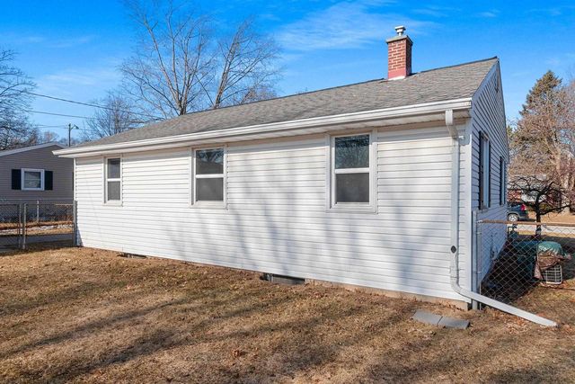 831 SUNNY LANE, Green Bay, WI 54304