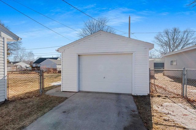 831 SUNNY LANE, Green Bay, WI 54304