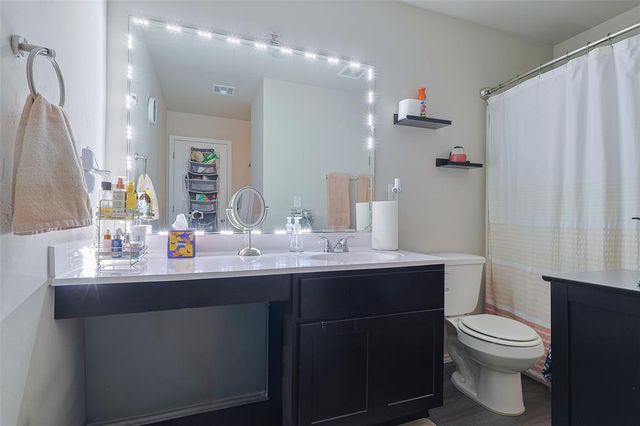 9812 Saddle Drive, Yukon, OK 73099