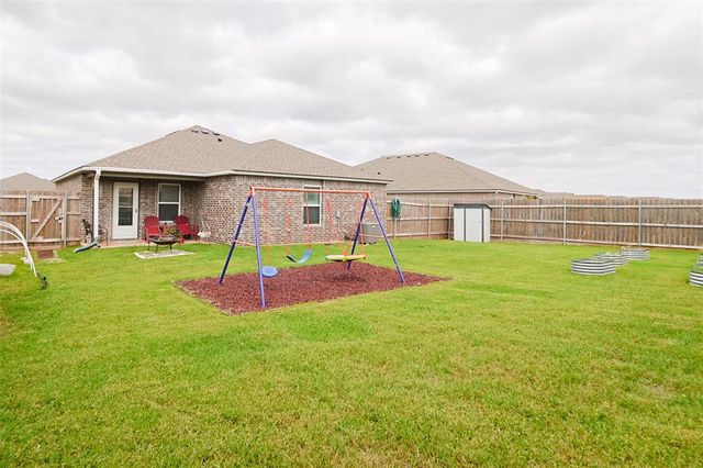 9812 Saddle Drive, Yukon, OK 73099