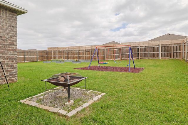9812 Saddle Drive, Yukon, OK 73099
