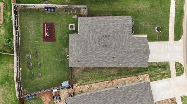 9812 Saddle Drive, Yukon, OK 73099