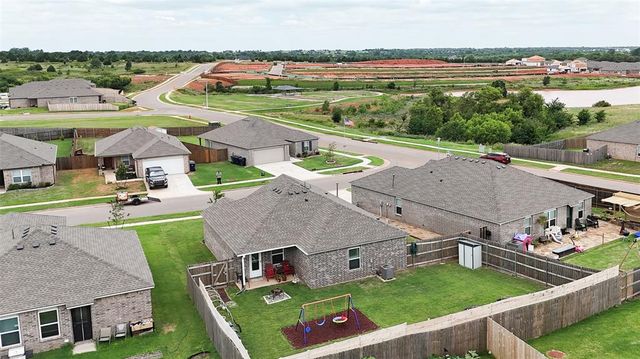 9812 Saddle Drive, Yukon, OK 73099