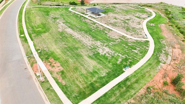 9812 Saddle Drive, Yukon, OK 73099