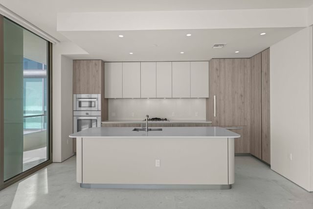 200 Arkona Court 2203, West Palm Beach, FL 33401