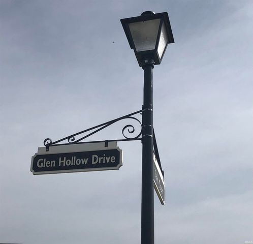 1560 Glen Hollow Drive, Fort Wayne, IN 46814