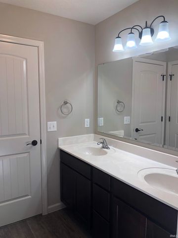 1560 Glen Hollow Drive, Fort Wayne, IN 46814