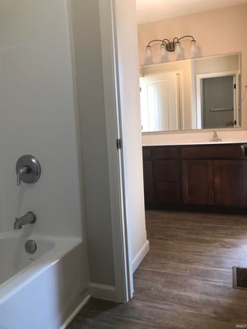 1560 Glen Hollow Drive, Fort Wayne, IN 46814