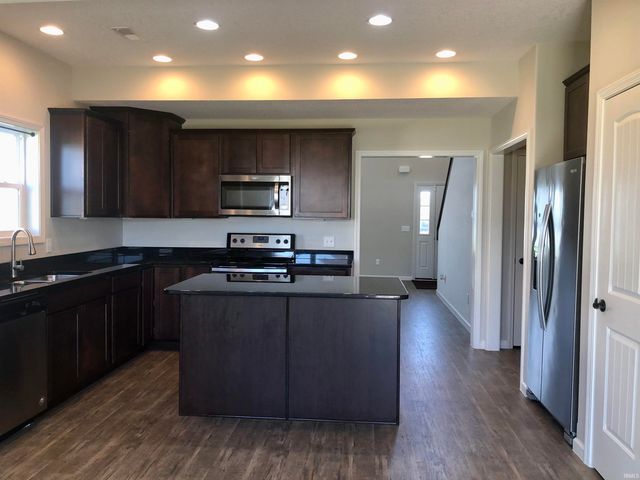 1560 Glen Hollow Drive, Fort Wayne, IN 46814