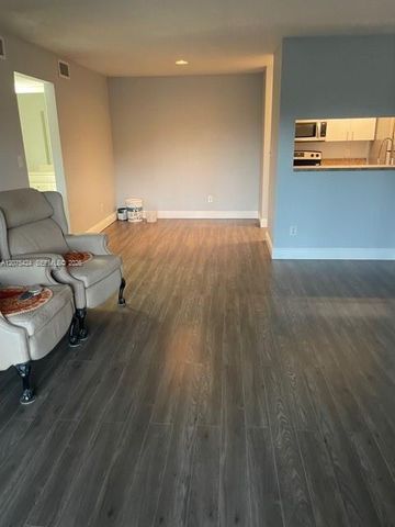 927 Riverside Drive 326, Coral Springs, FL 33071