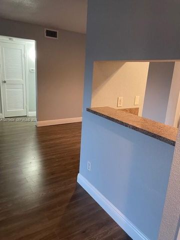 927 Riverside Drive 326, Coral Springs, FL 33071