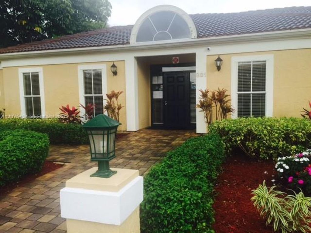 927 Riverside Drive 326, Coral Springs, FL 33071