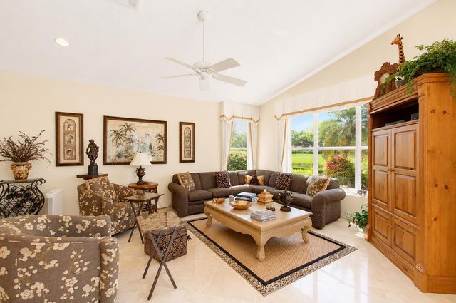 6850 Fiji Circle, Boynton Beach, FL 33437