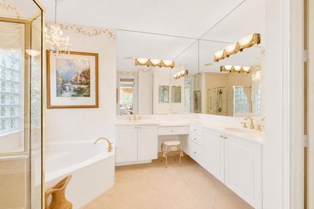 6850 Fiji Circle, Boynton Beach, FL 33437