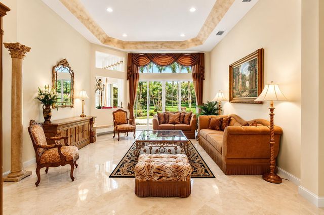 6850 Fiji Circle, Boynton Beach, FL 33437