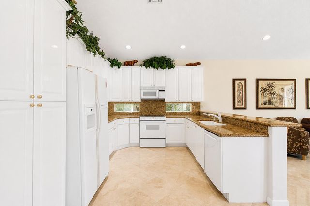 6850 Fiji Circle, Boynton Beach, FL 33437