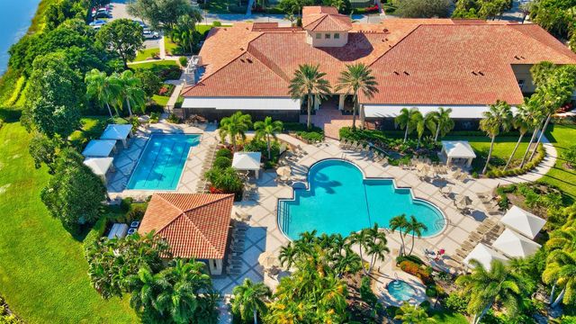 6850 Fiji Circle, Boynton Beach, FL 33437