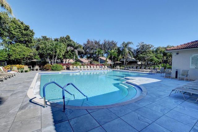 6850 Fiji Circle, Boynton Beach, FL 33437