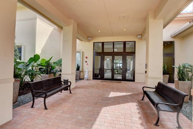 6850 Fiji Circle, Boynton Beach, FL 33437