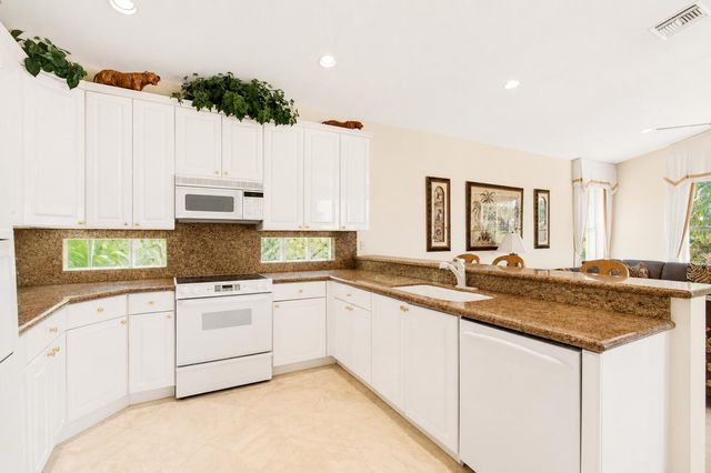 6850 Fiji Circle, Boynton Beach, FL 33437