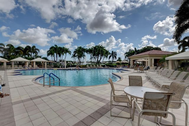 6850 Fiji Circle, Boynton Beach, FL 33437