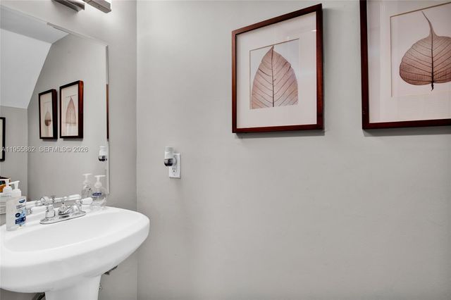 5914 SW 133rd Ct, Miami, FL 33183